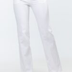 Bele REBECCA pantalone, slikane spreda.