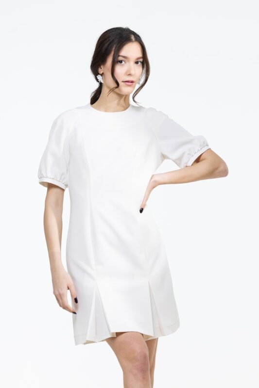 ZOJA haljina krem bele boje, slikana spreda.