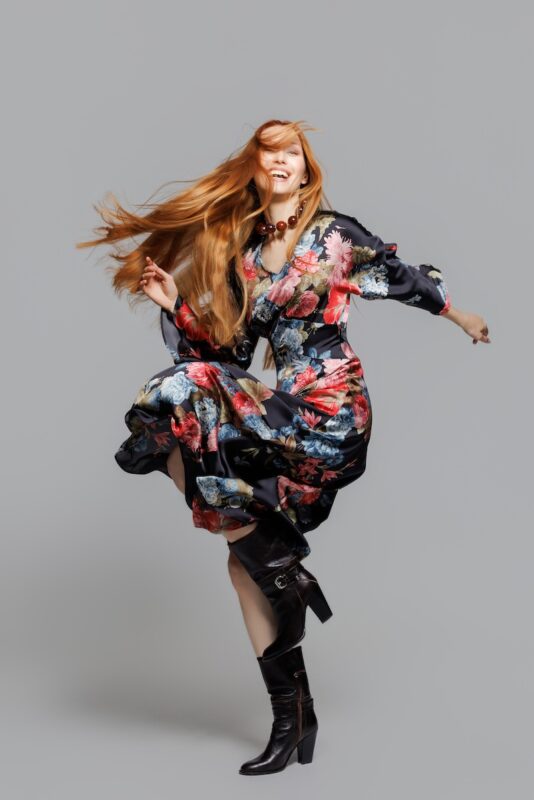 crna-dina-haljina-editorijal