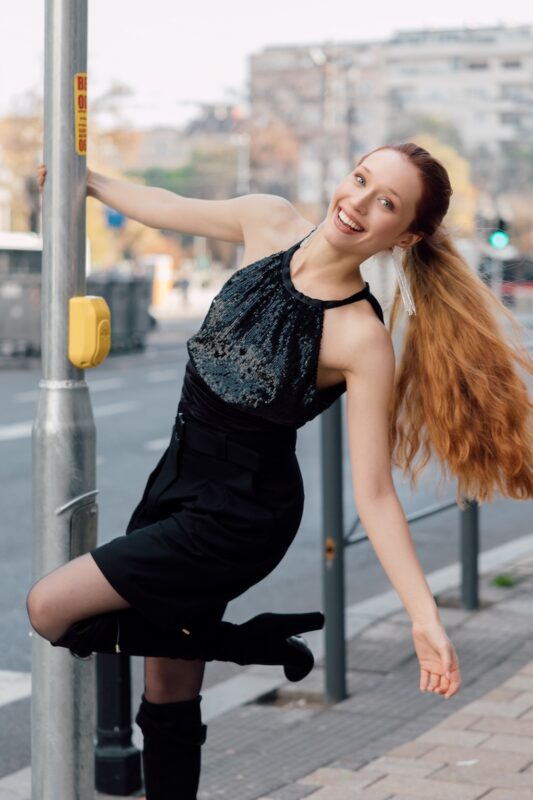 crni-stras-astra-top-i-crni-minja-sorts-editorijal